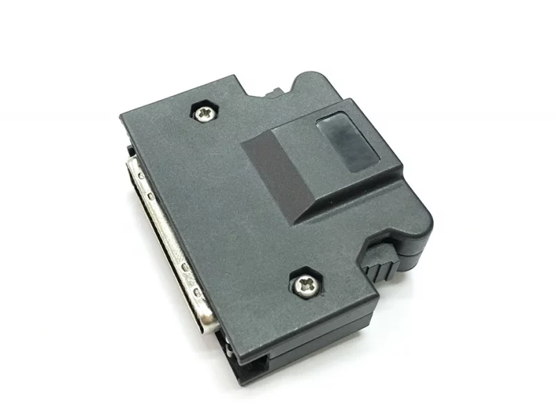 Разъём для подключения сигналов MR-J3CN1